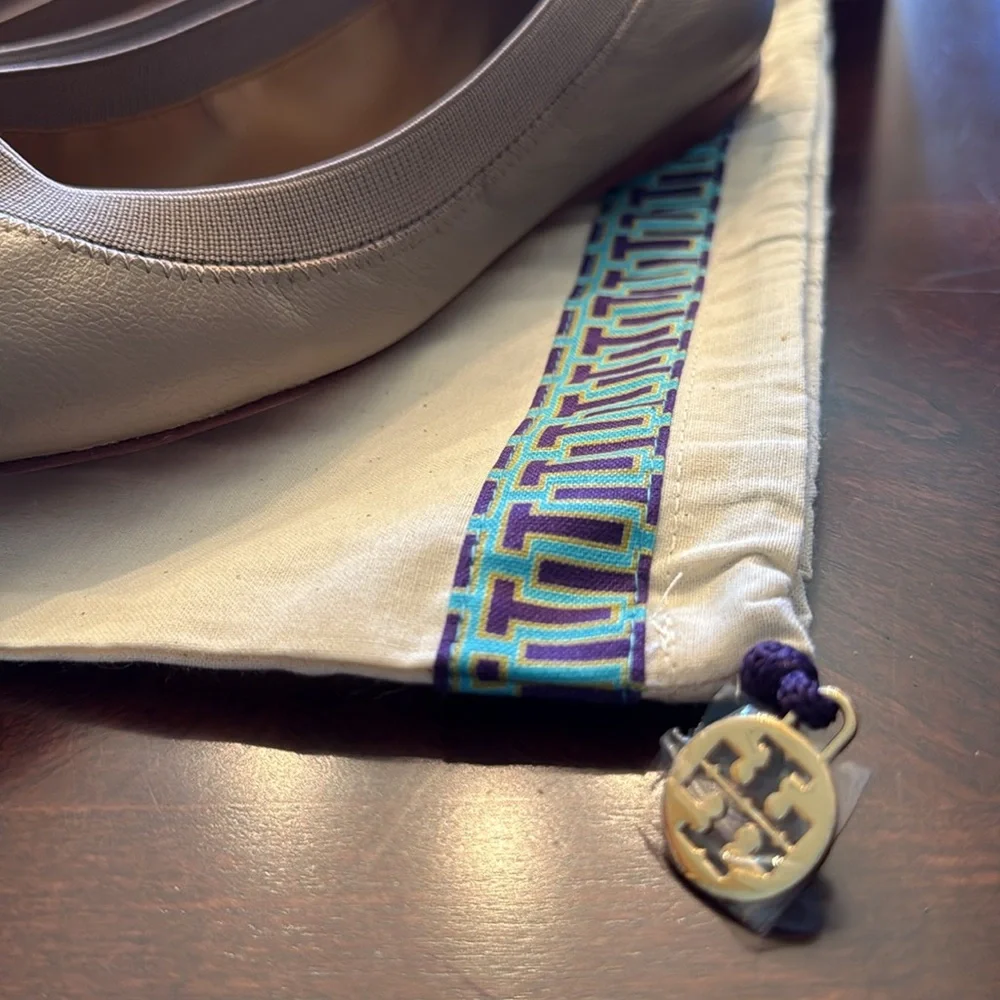 Title: Tory Burch Claire Ballet Flats Tan Gold Logo Elastic Size 9.5M Dust Bag